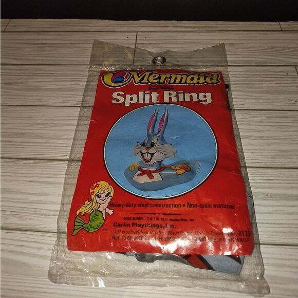 Mermaid Inflatables Bugs Bunny Split Ring Vintage 1977 New - Picture 1 of 8